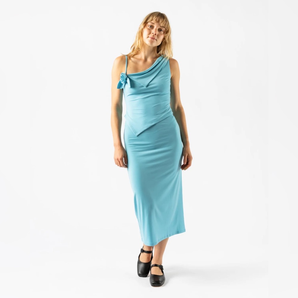 Elegant Blue Sleeveless Dress